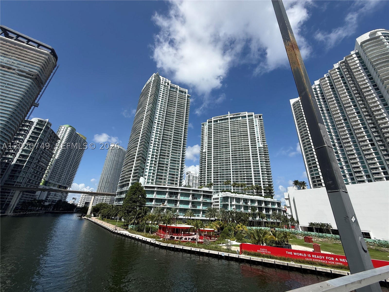 92 SW 3rd St #1804, Miami FL 33130