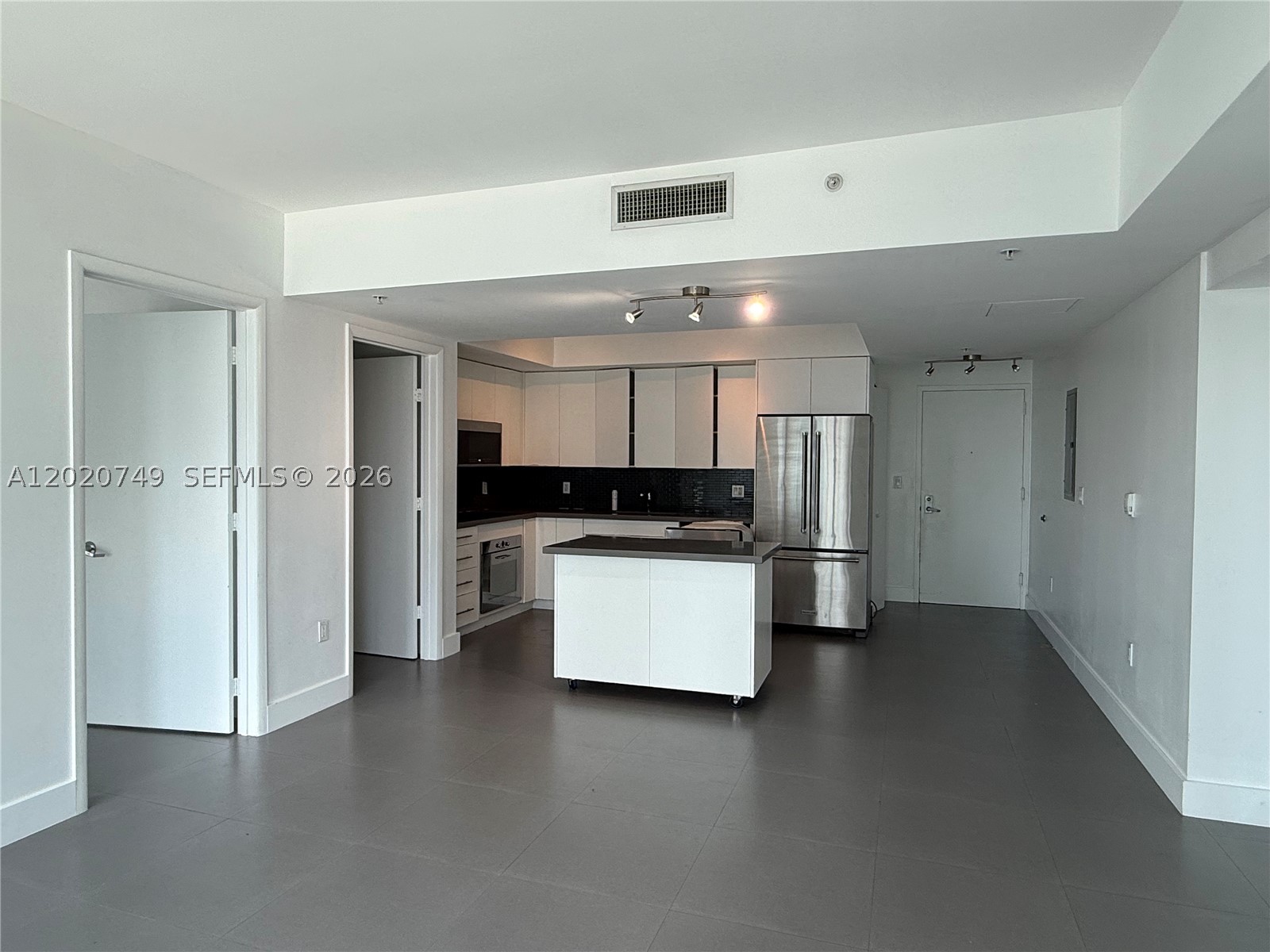 92 SW 3rd St #1804, Miami FL 33130