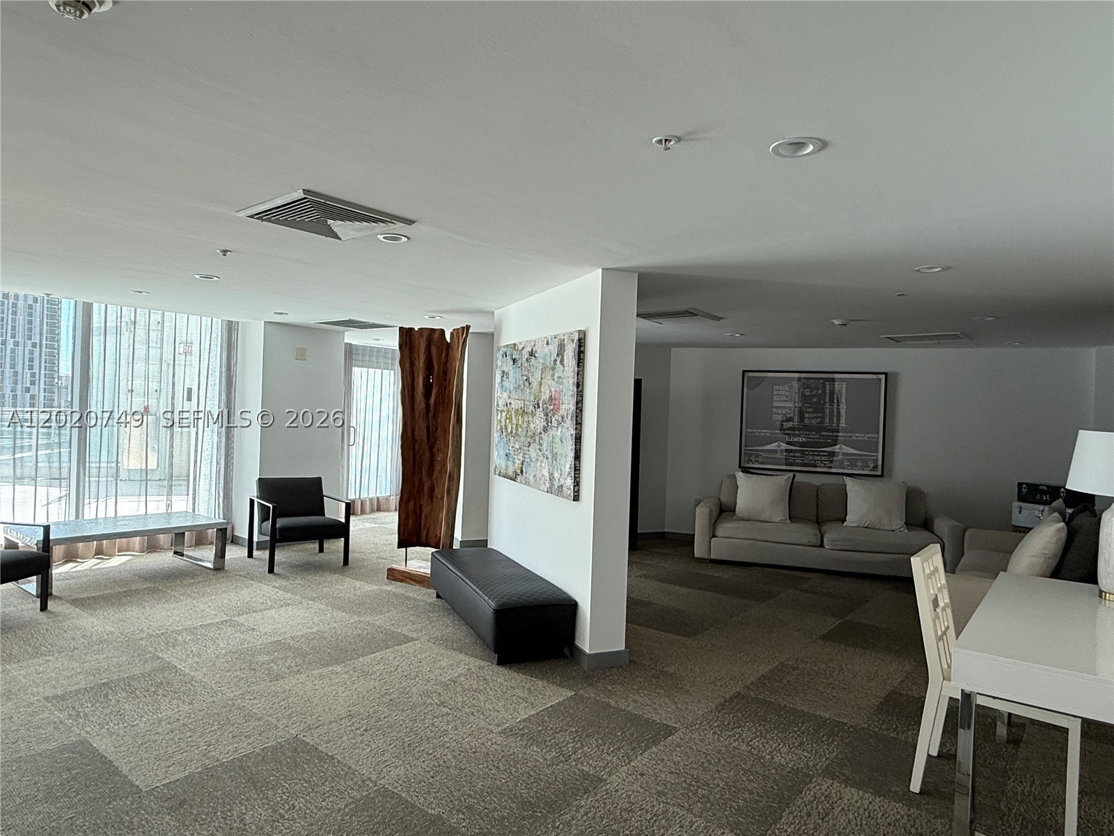 92 SW 3rd St #1804, Miami FL 33130