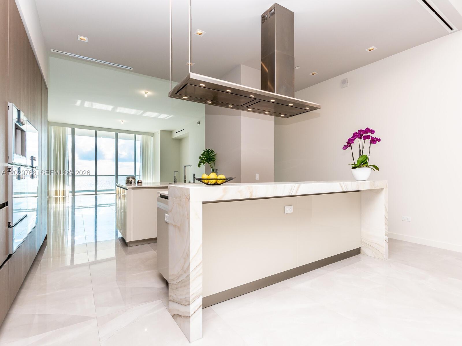 18501 E Collins #1503, Sunny Isles Beach FL 33160
