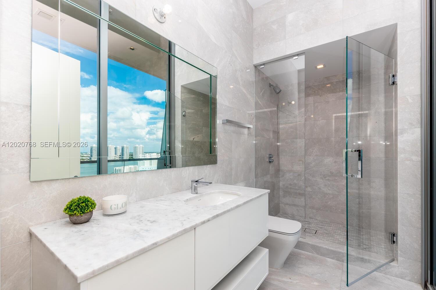 18501 E Collins #1503, Sunny Isles Beach FL 33160