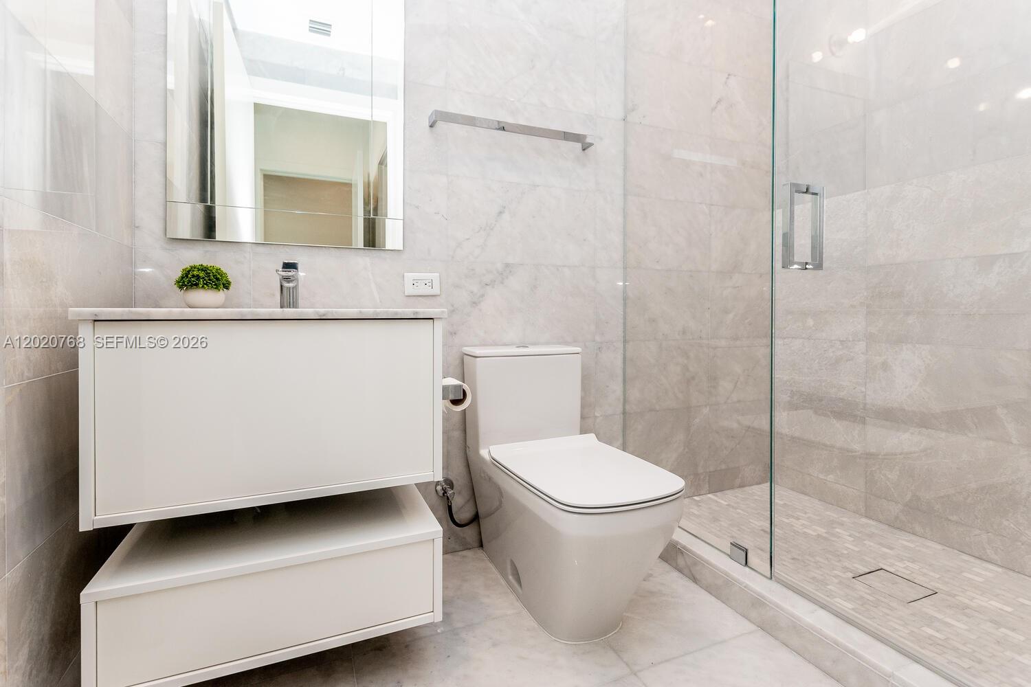 18501 E Collins #1503, Sunny Isles Beach FL 33160