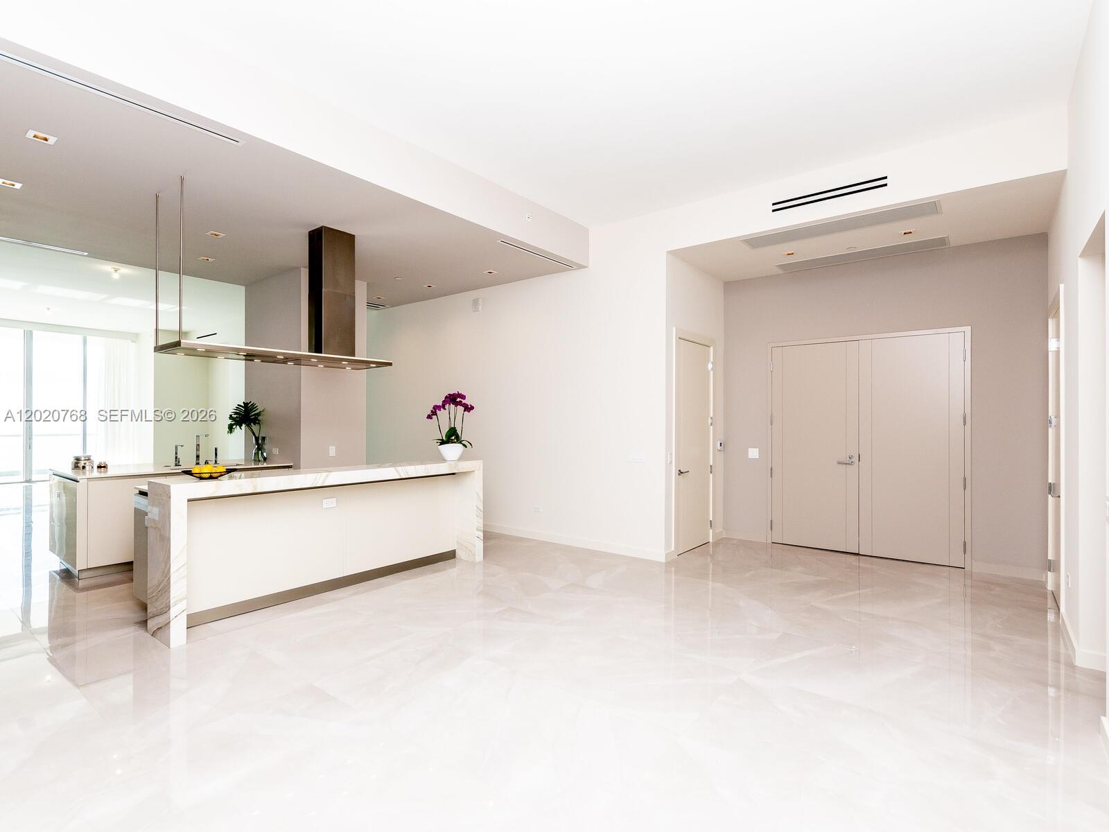18501 E Collins #1503, Sunny Isles Beach FL 33160