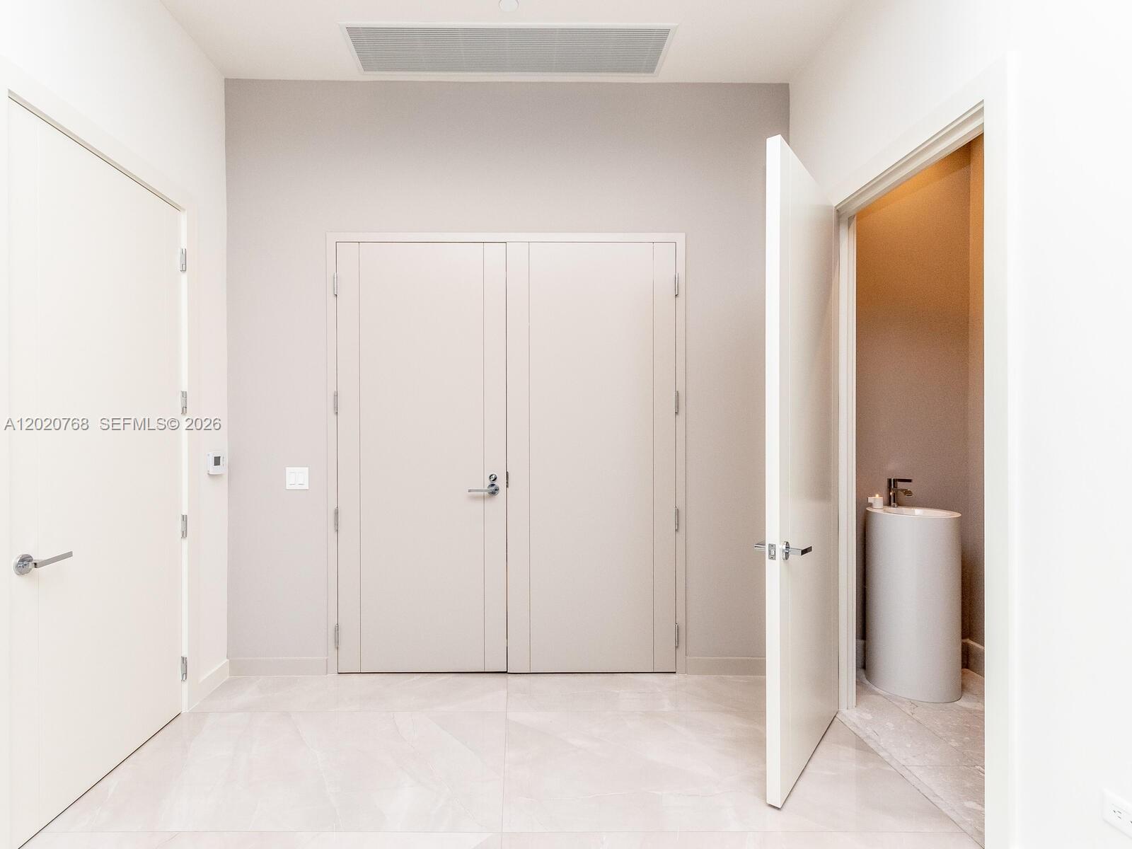 18501 E Collins #1503, Sunny Isles Beach FL 33160