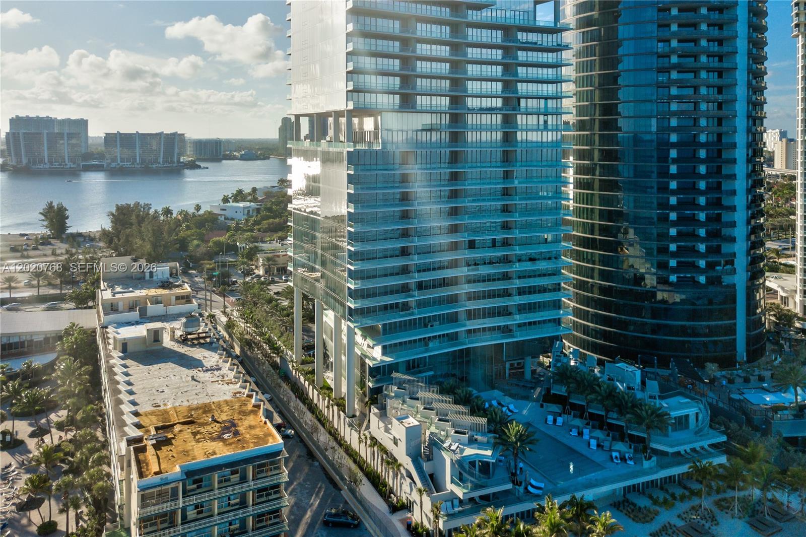18501 E Collins #1503, Sunny Isles Beach FL 33160