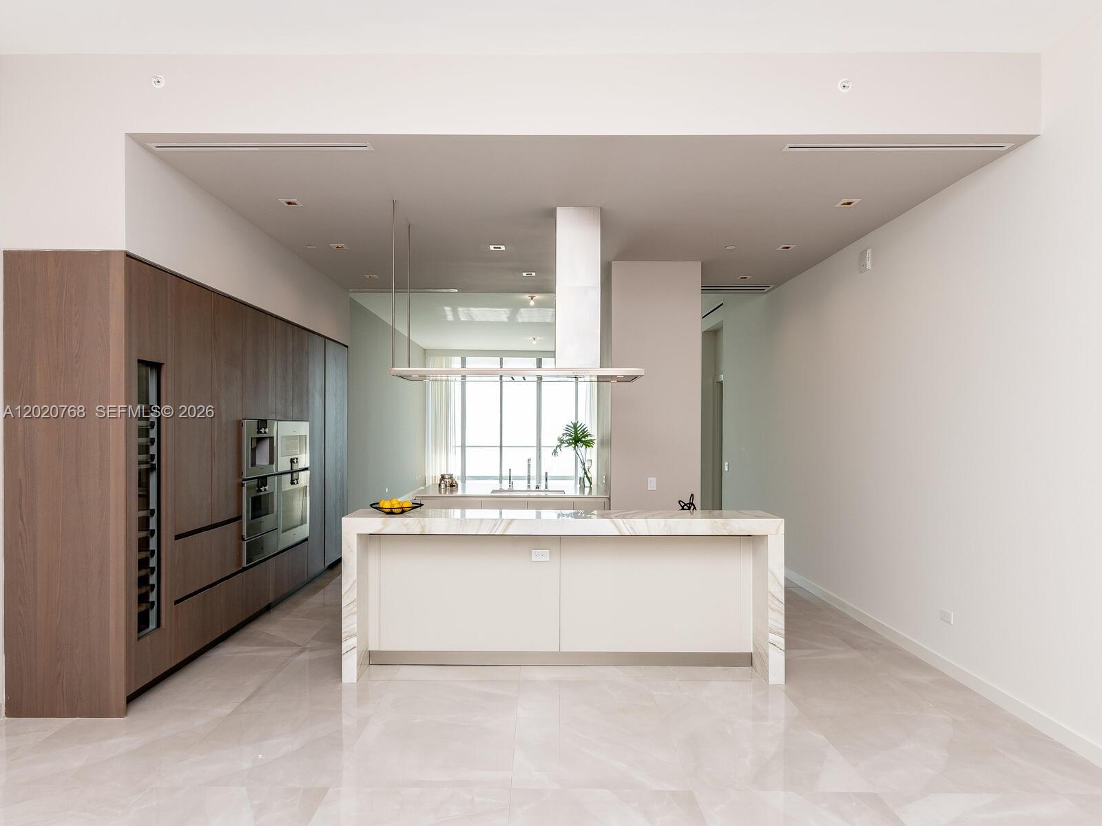 18501 E Collins #1503, Sunny Isles Beach FL 33160