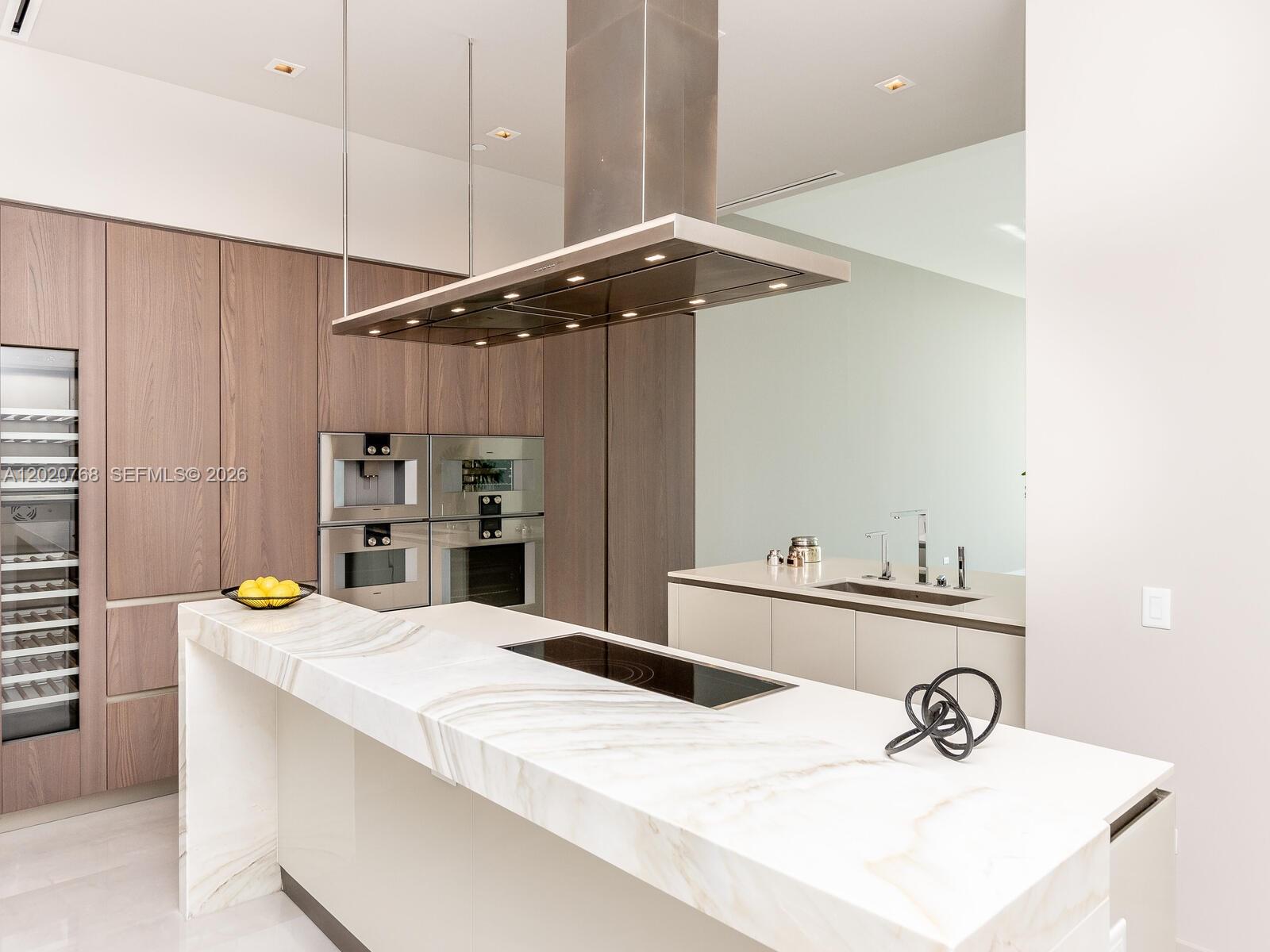 18501 E Collins #1503, Sunny Isles Beach FL 33160