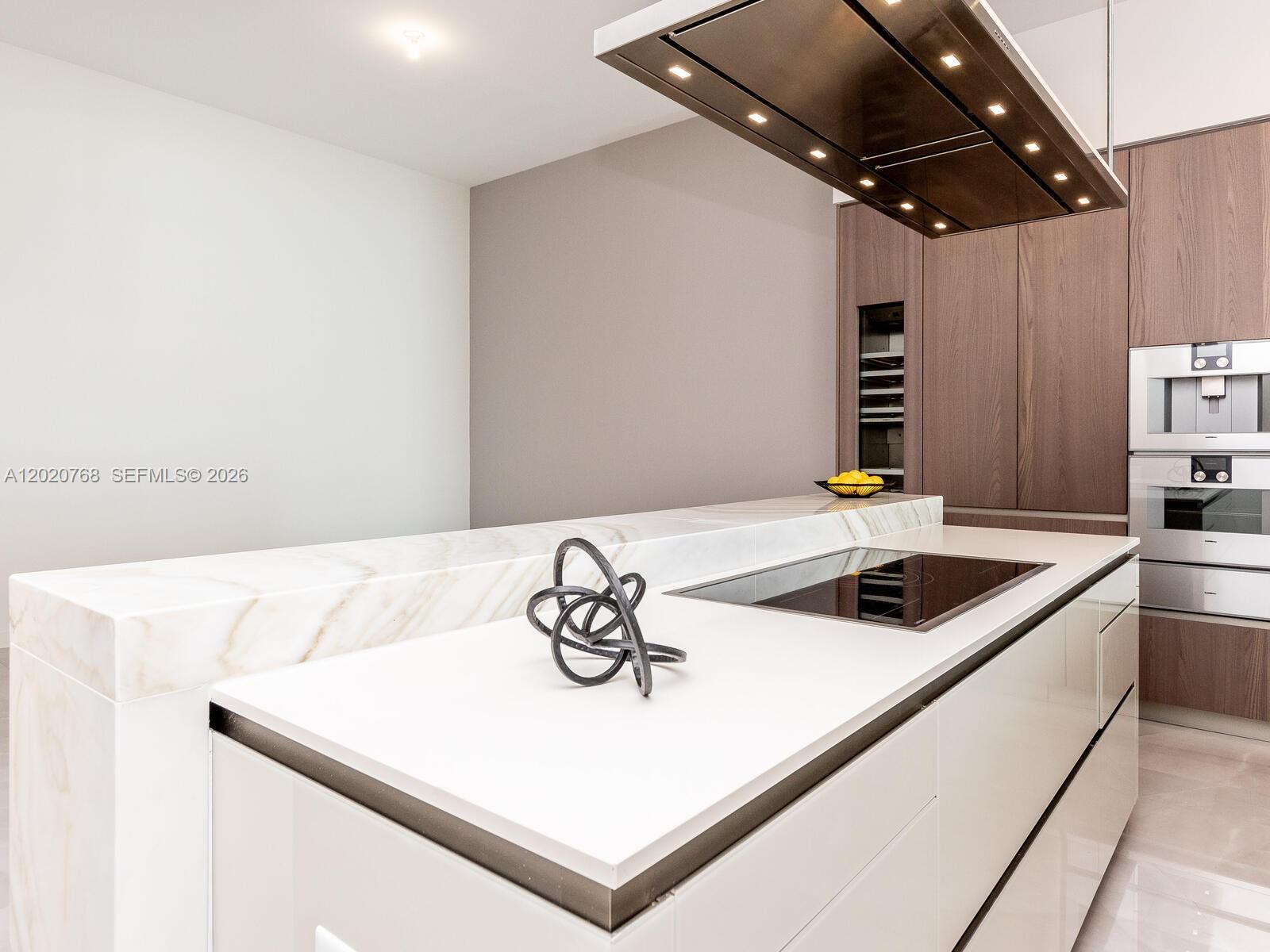 18501 E Collins #1503, Sunny Isles Beach FL 33160