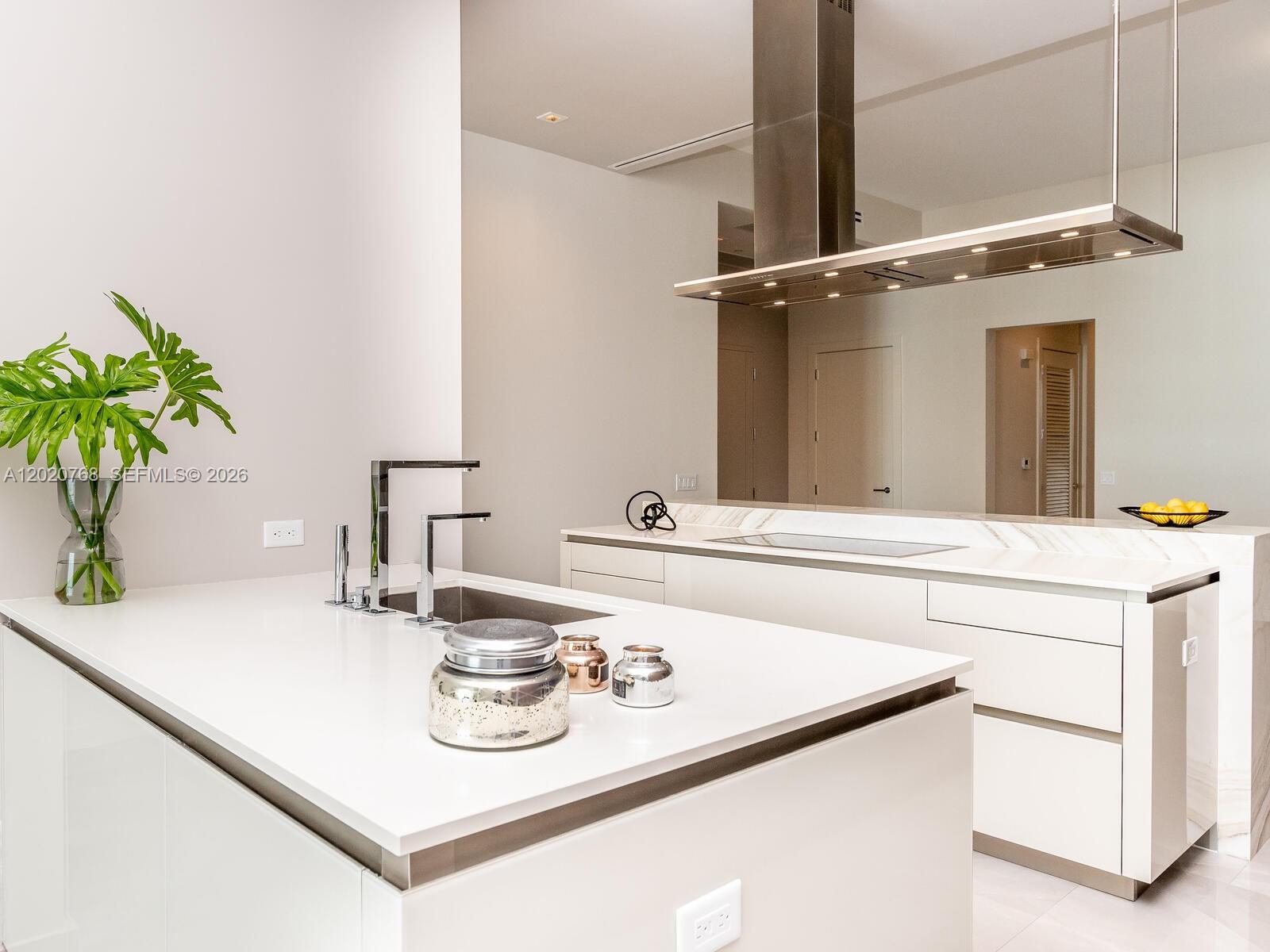 18501 E Collins #1503, Sunny Isles Beach FL 33160