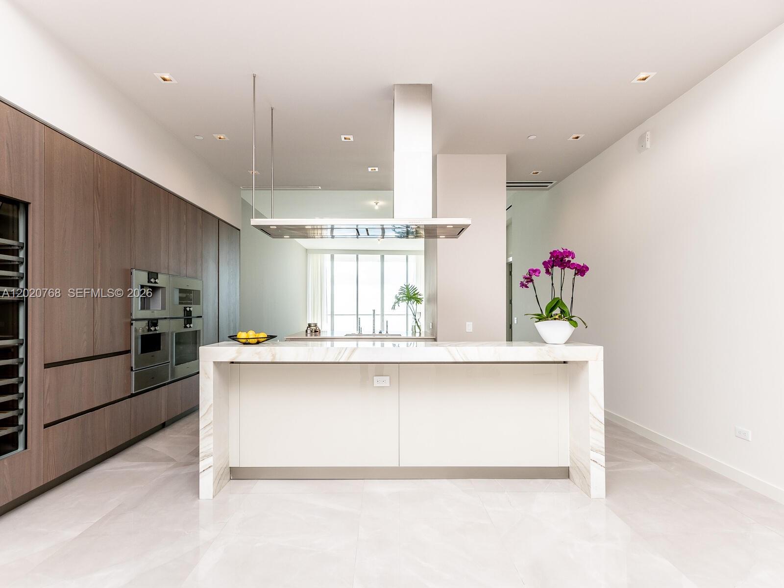 18501 E Collins #1503, Sunny Isles Beach FL 33160
