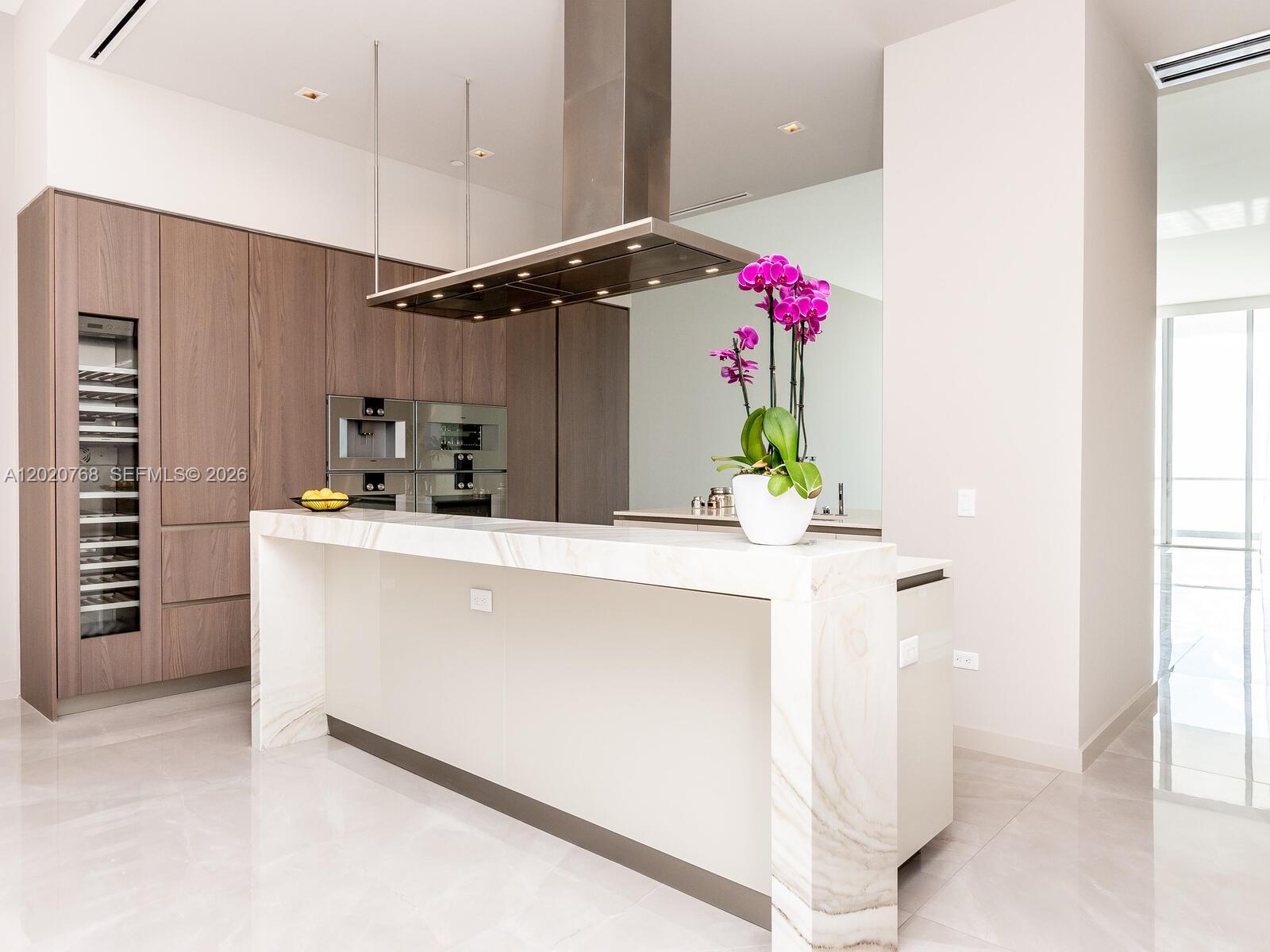 18501 E Collins #1503, Sunny Isles Beach FL 33160