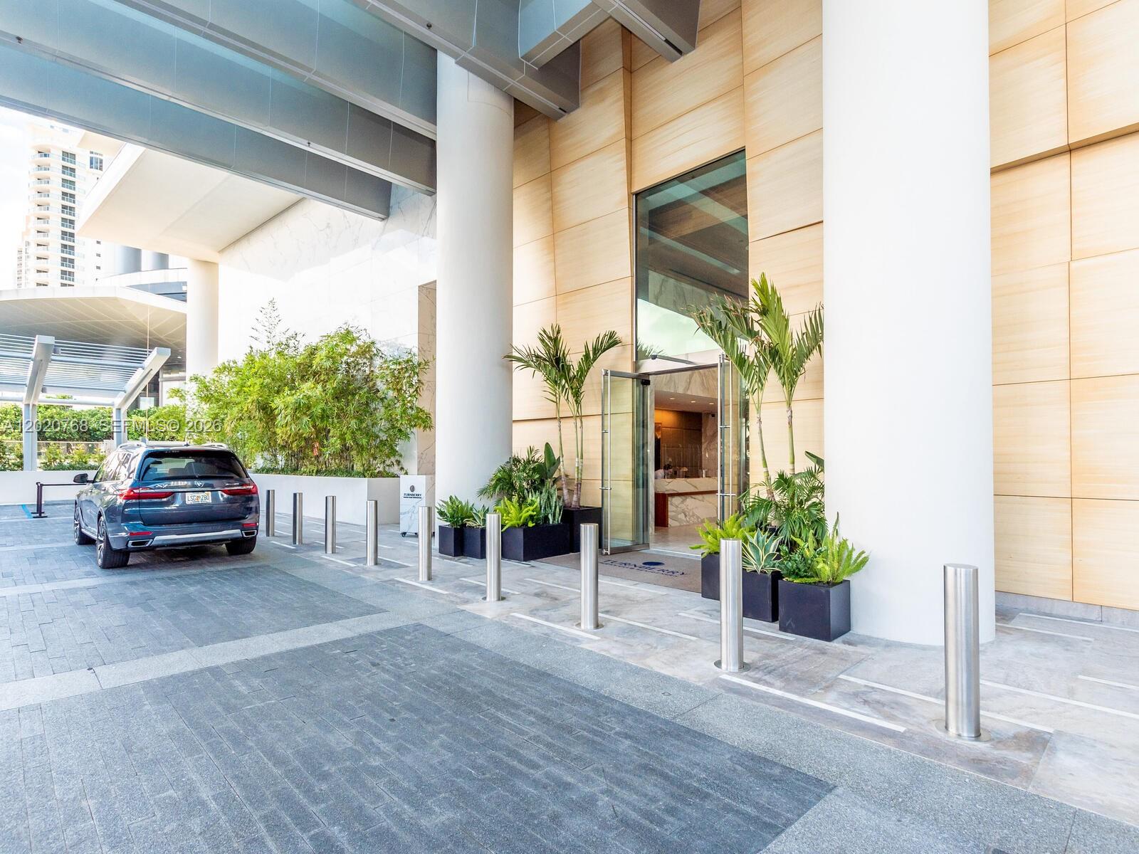 18501 E Collins #1503, Sunny Isles Beach FL 33160
