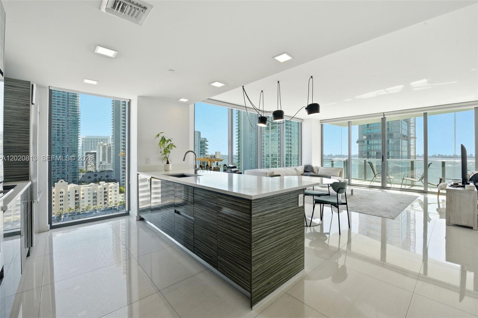 460 NE 28th St #1801, Miami FL 33137
