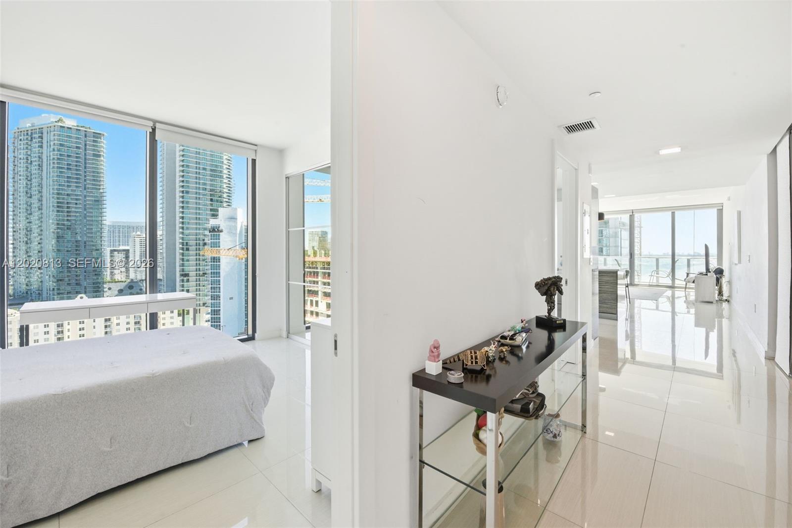 460 NE 28th St #1801, Miami FL 33137