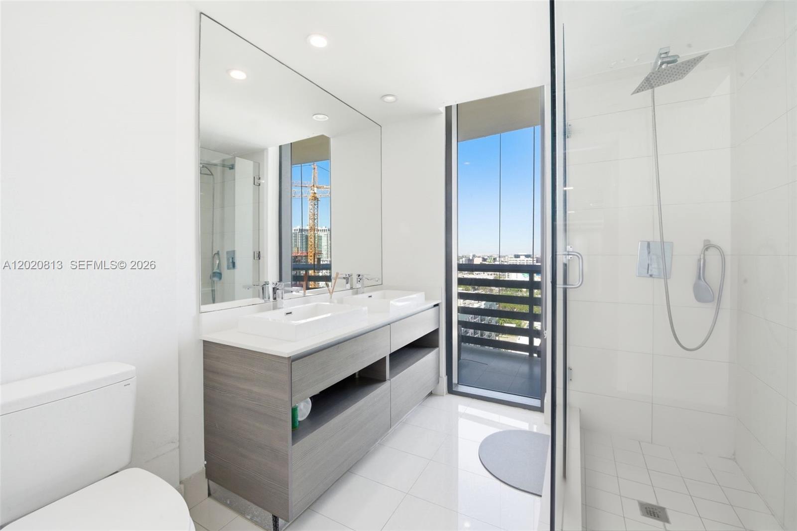 460 NE 28th St #1801, Miami FL 33137