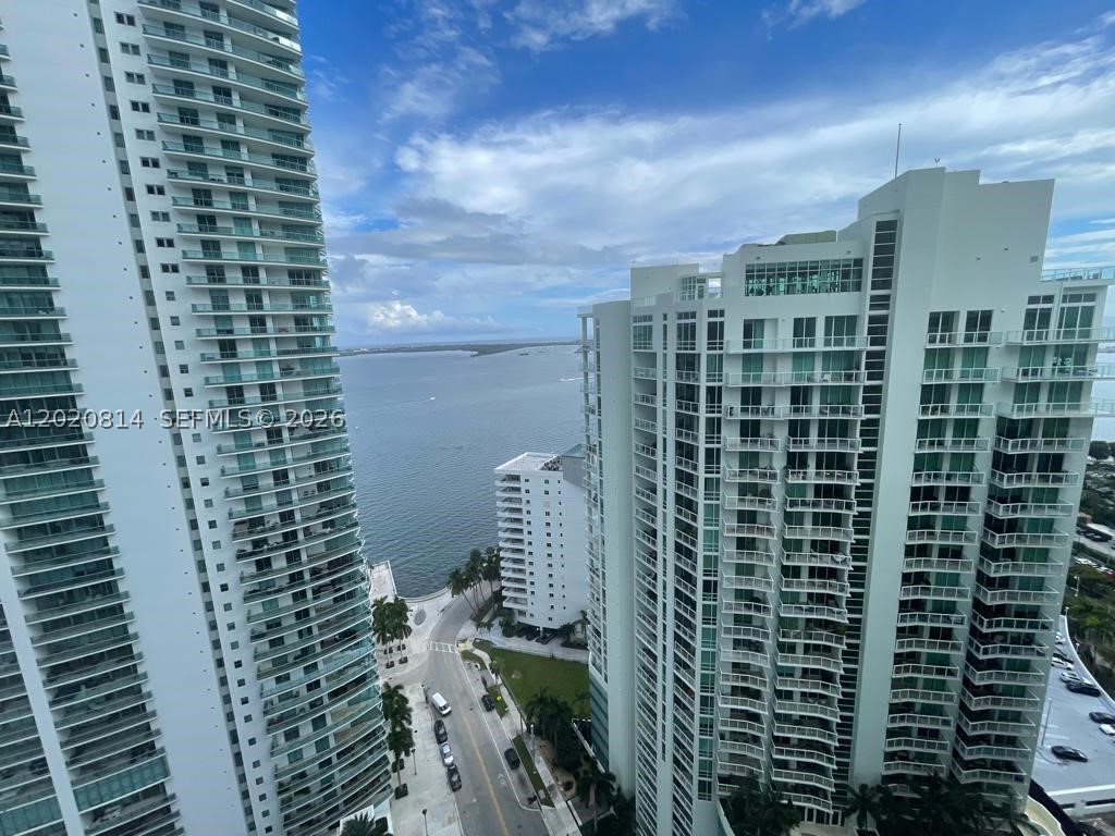 1300 Brickell Bay Dr #1805, Miami FL 33131