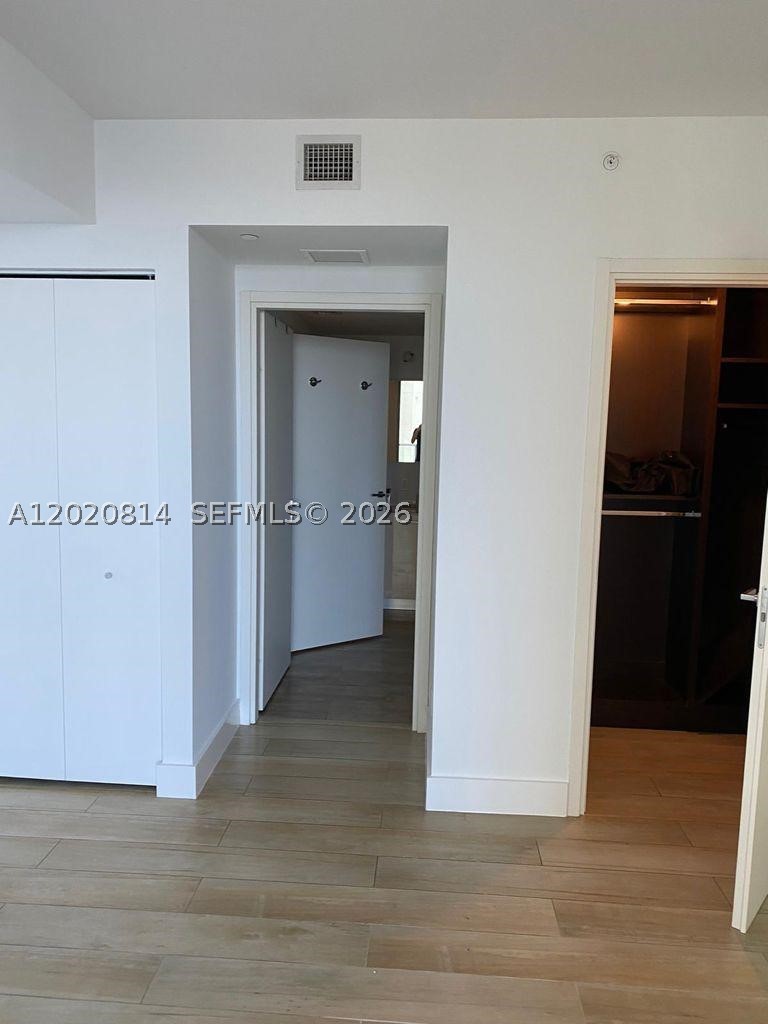 1300 Brickell Bay Dr #1805, Miami FL 33131