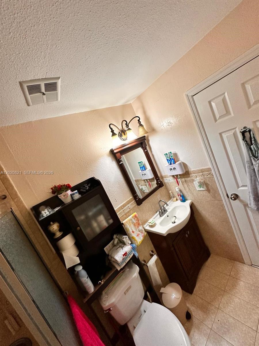 5953 W 28th Ave #24, Hialeah FL 33016
