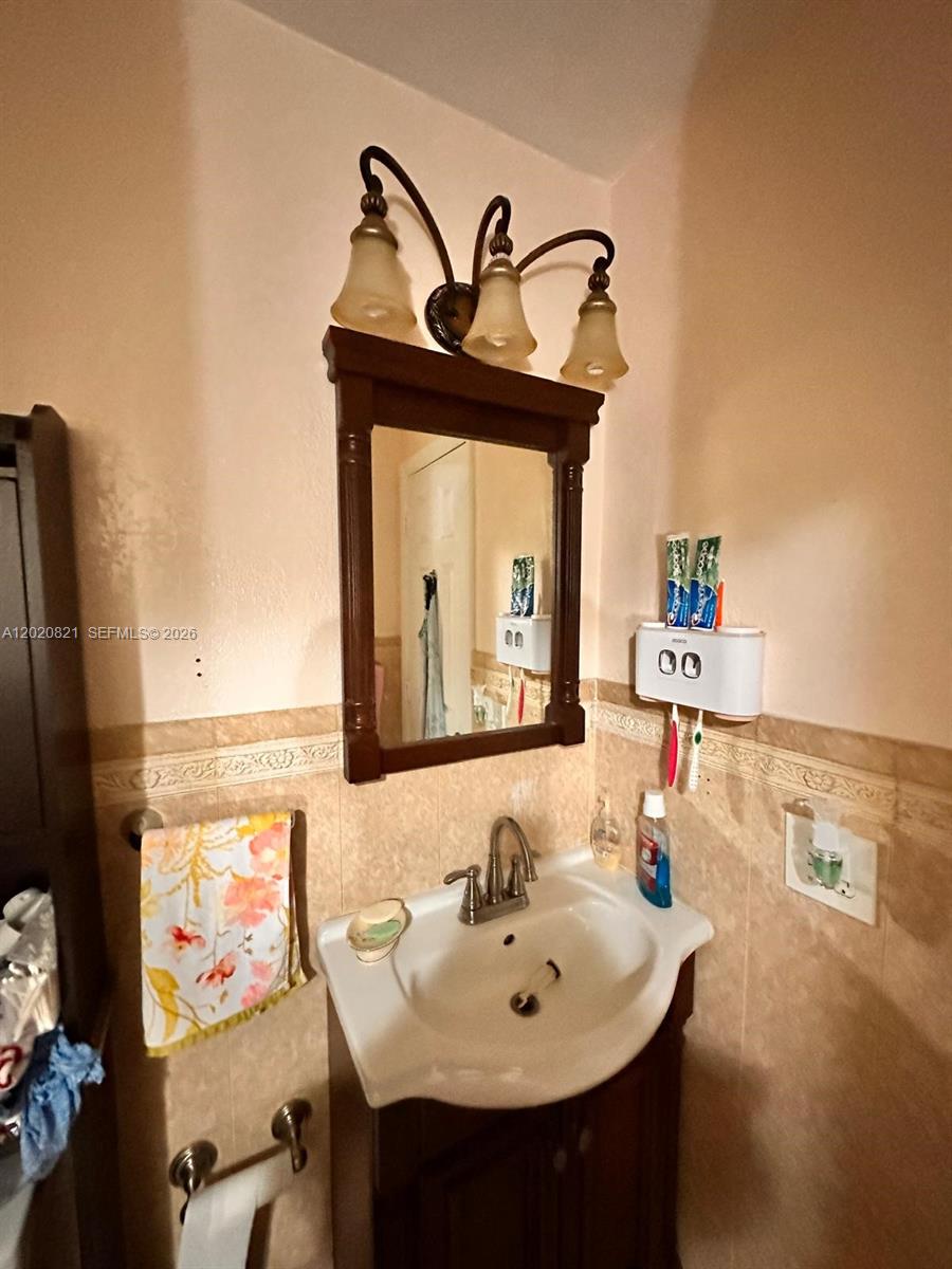 5953 W 28th Ave #24, Hialeah FL 33016