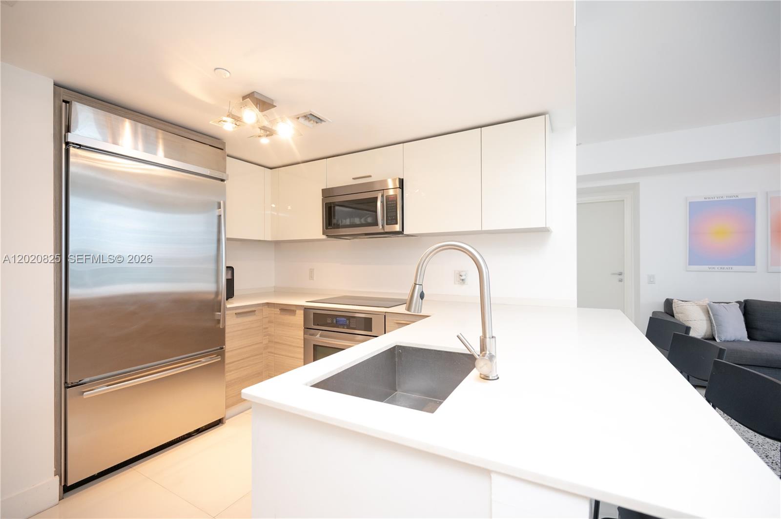 1300 Brickell Bay Dr #1601, Miami FL 33131