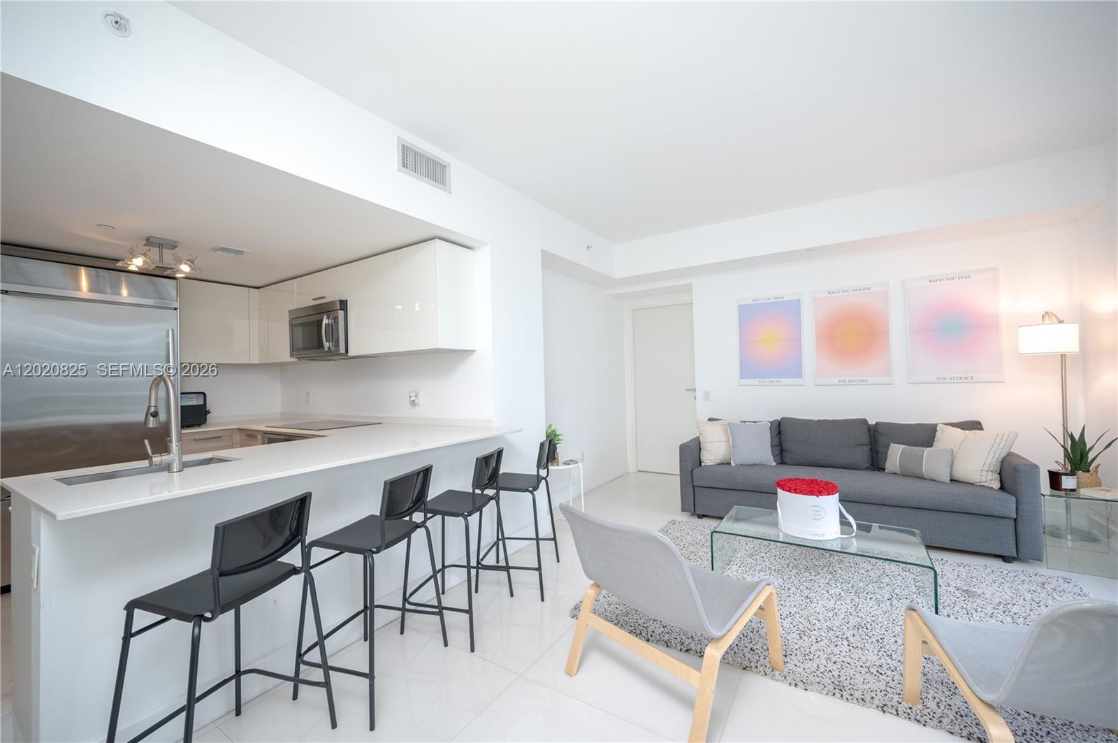 1300 Brickell Bay Dr #1601, Miami FL 33131