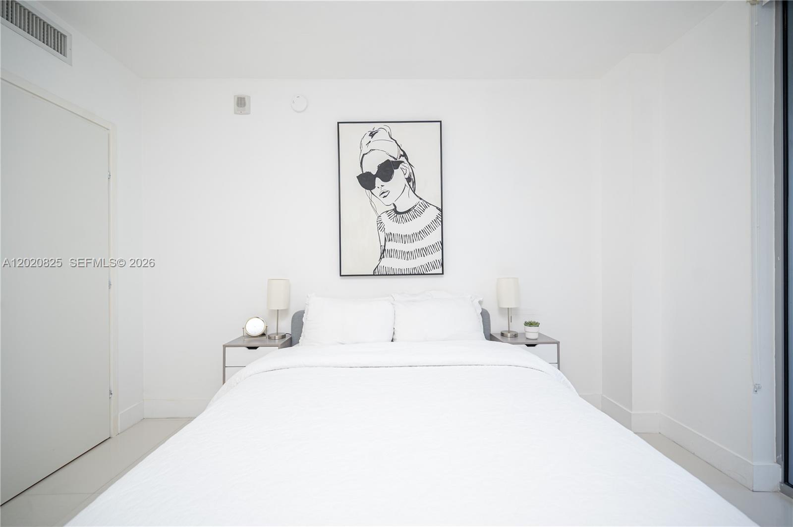 1300 Brickell Bay Dr #1601, Miami FL 33131