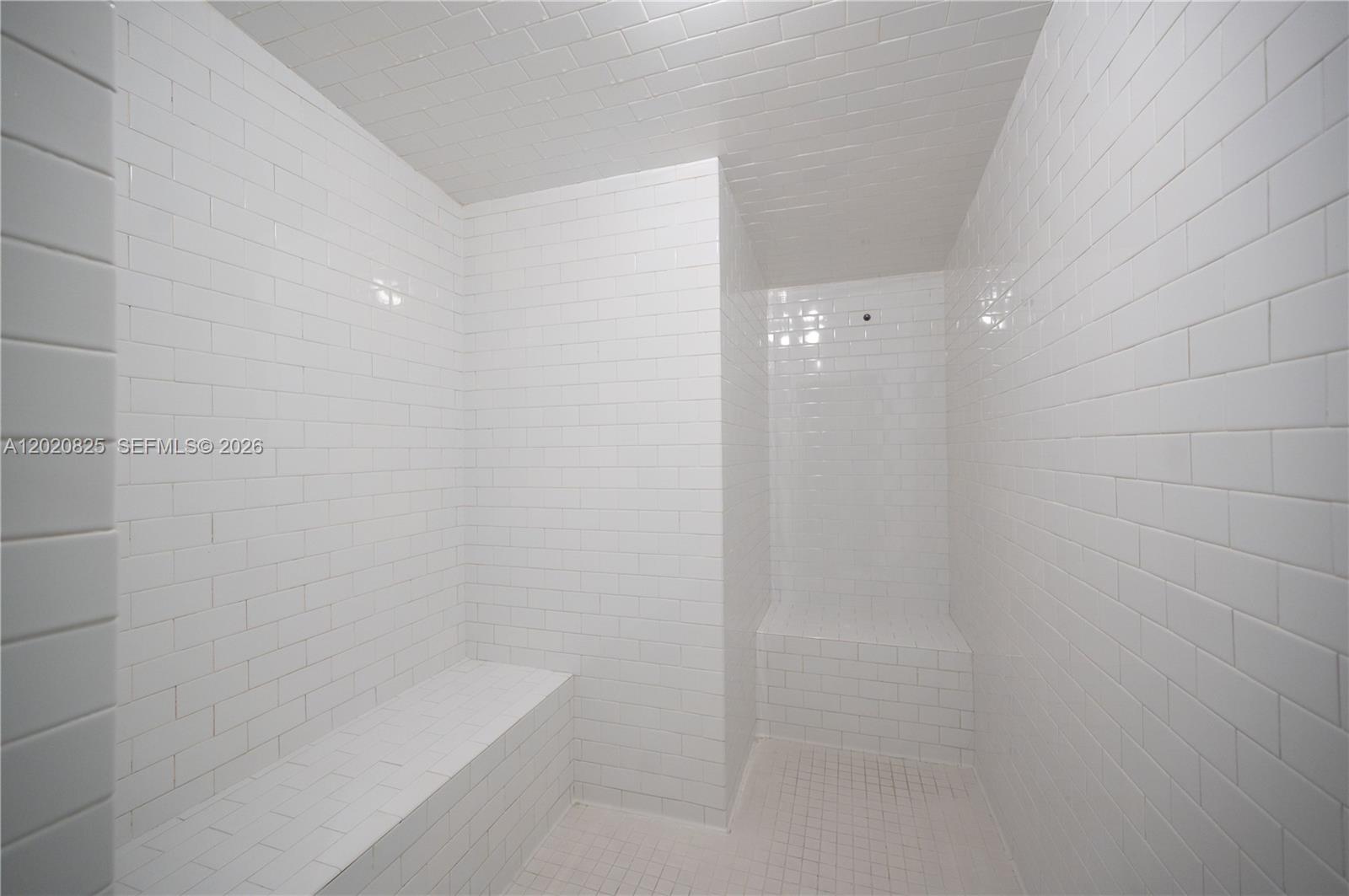 1300 Brickell Bay Dr #1601, Miami FL 33131