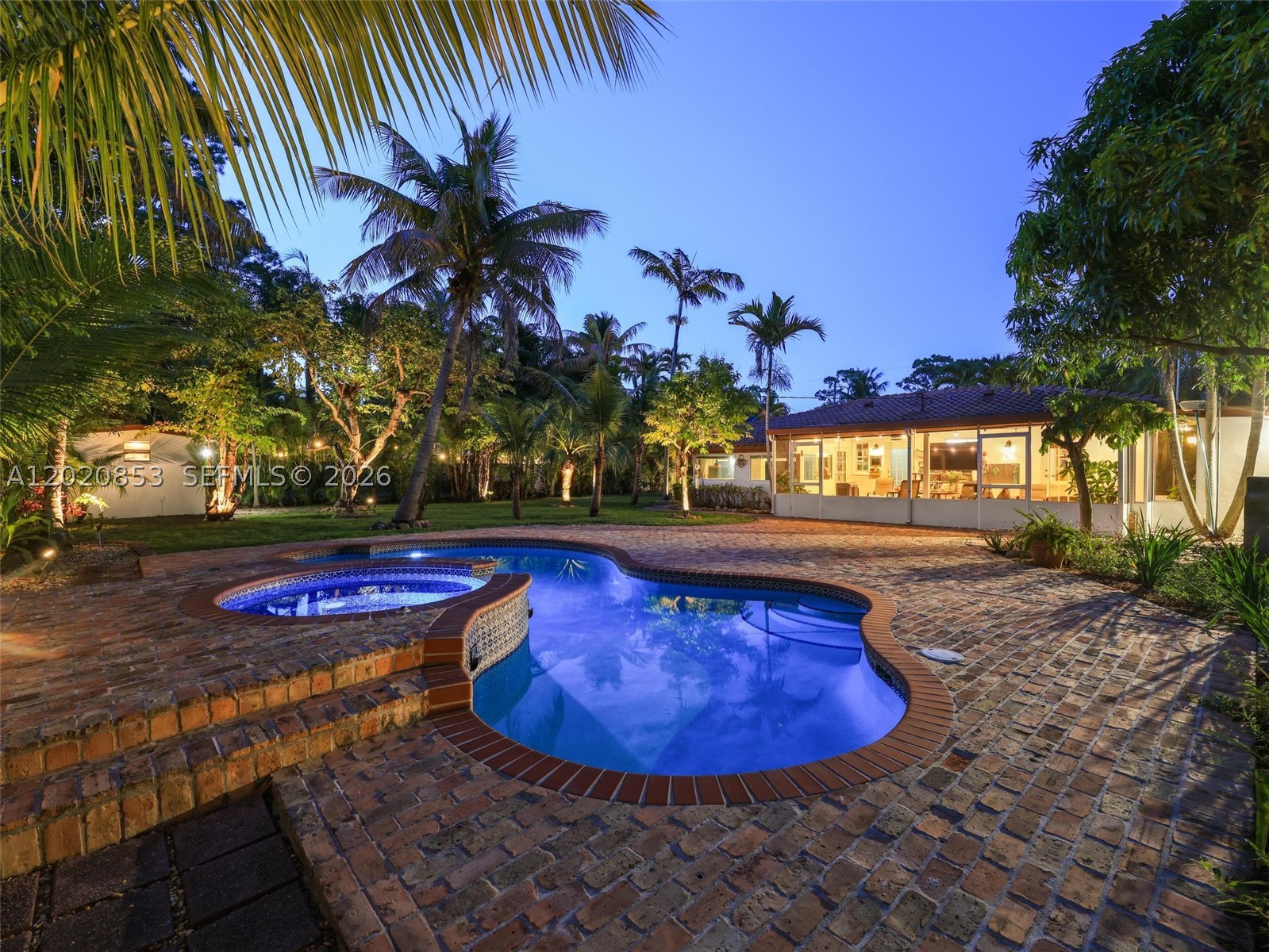 5644 SW 69th Ave, Miami FL 33143