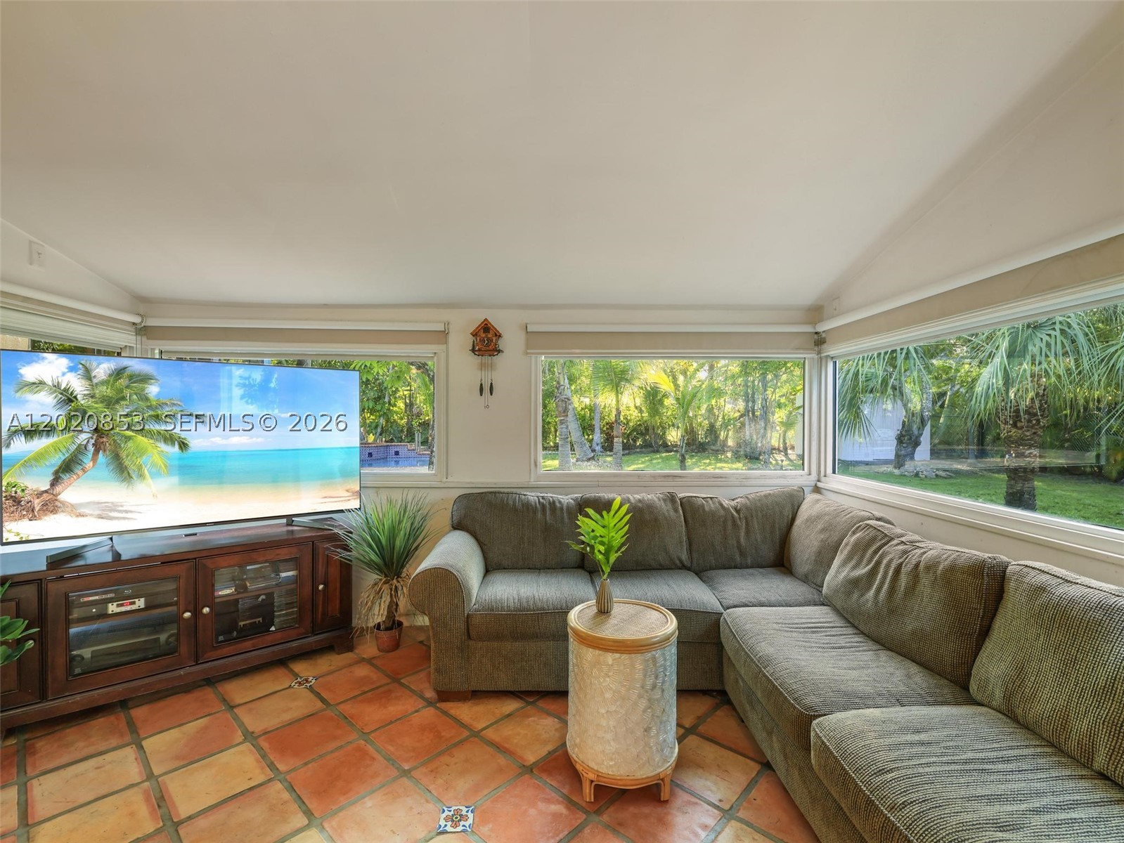 5644 SW 69th Ave, Miami FL 33143