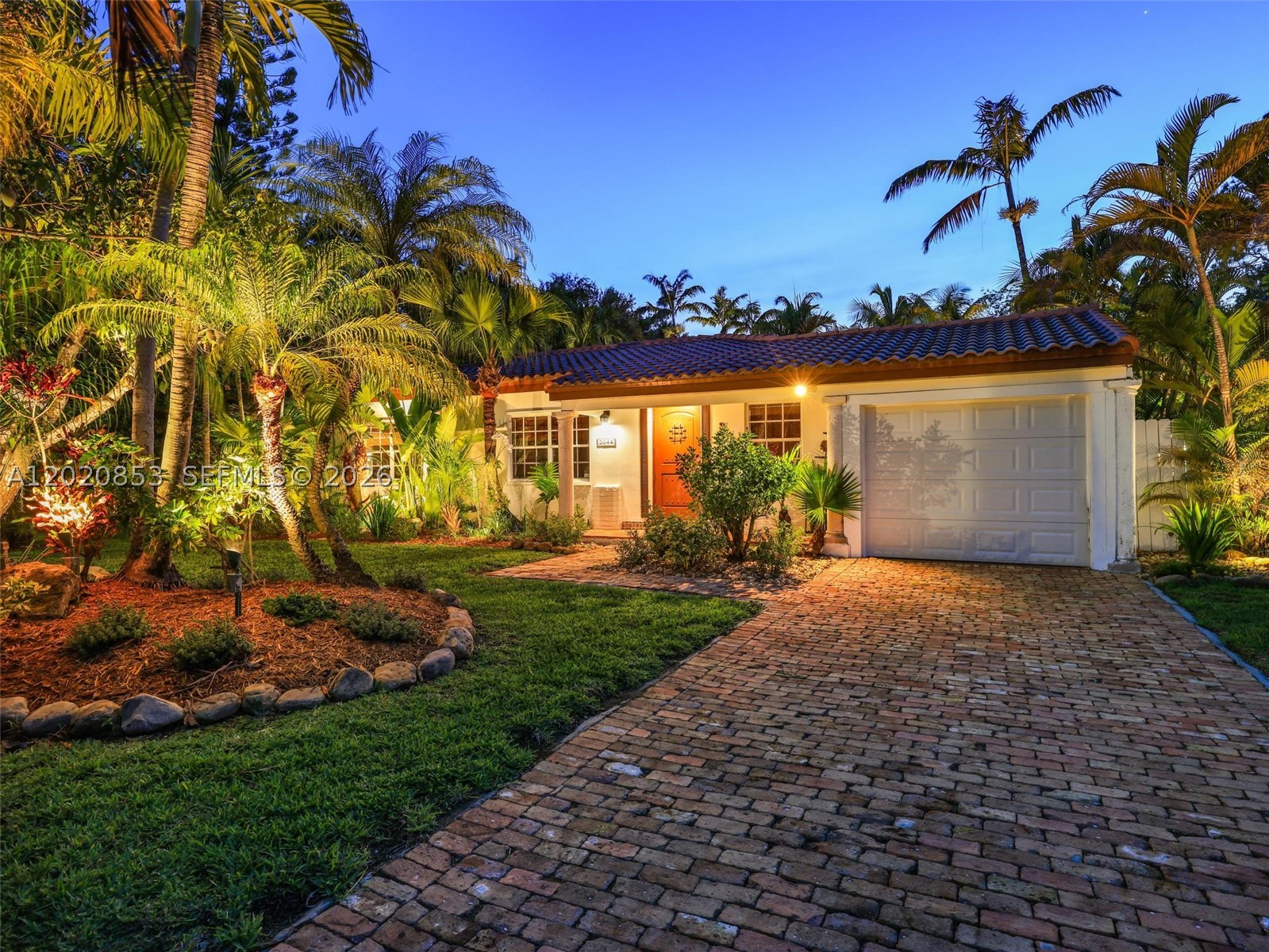 5644 SW 69th Ave, Miami FL 33143