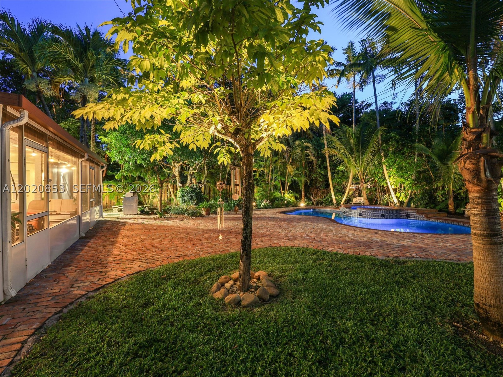 5644 SW 69th Ave, Miami FL 33143
