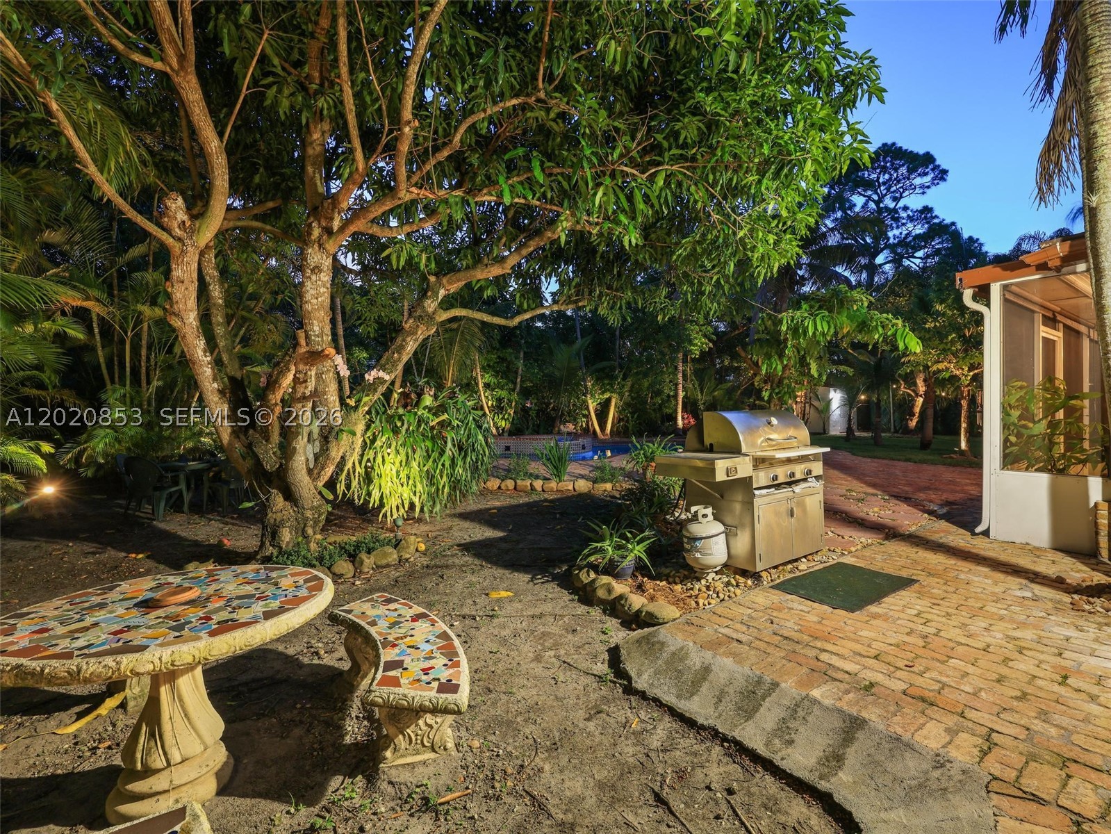 5644 SW 69th Ave, Miami FL 33143