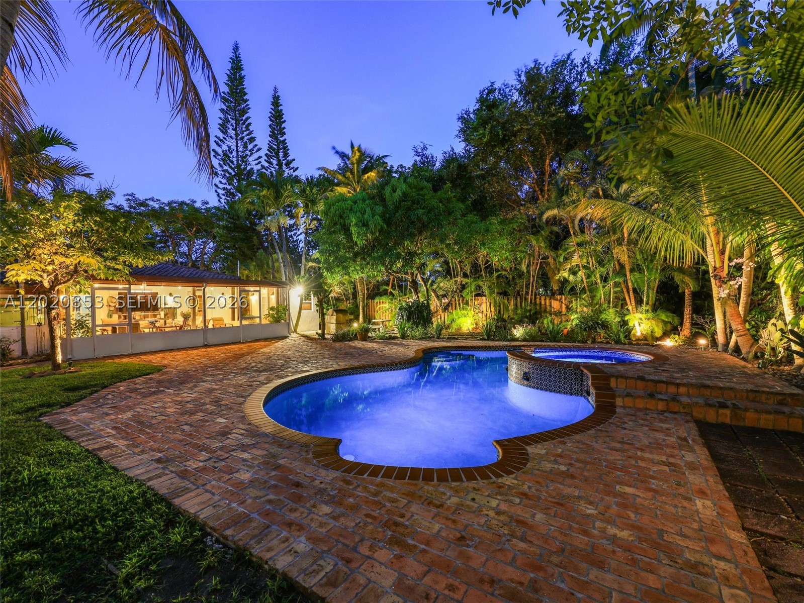 5644 SW 69th Ave, Miami FL 33143