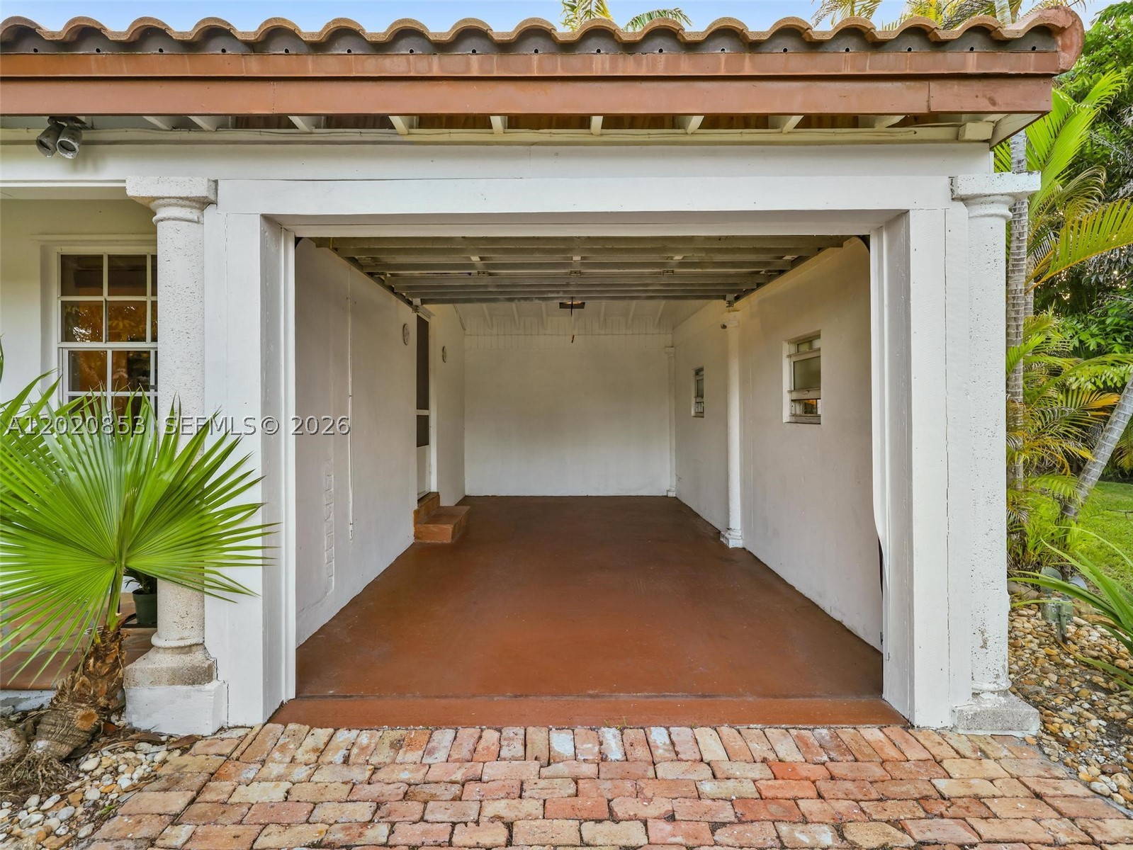 5644 SW 69th Ave, Miami FL 33143