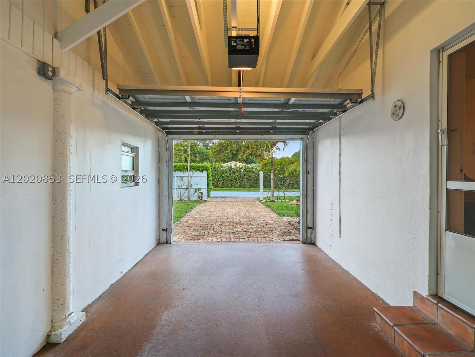 5644 SW 69th Ave, Miami FL 33143