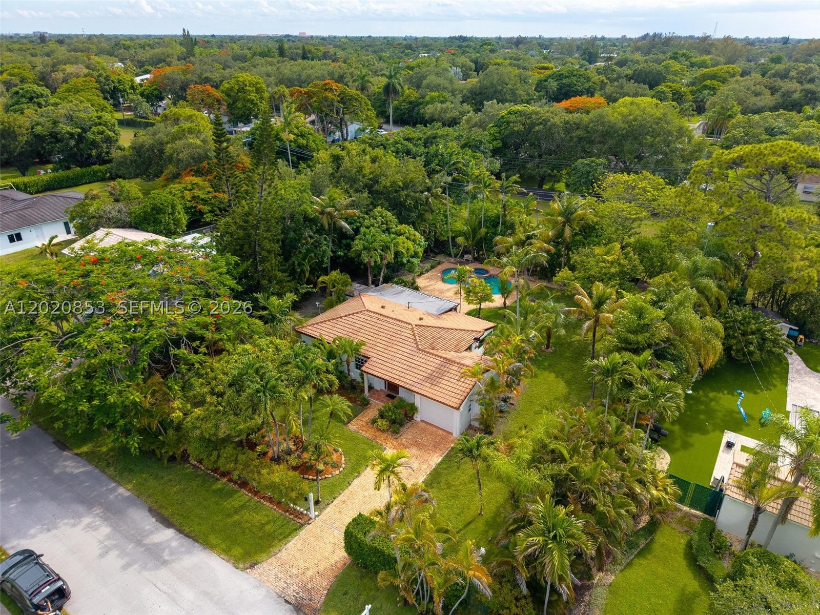 5644 SW 69th Ave, Miami FL 33143