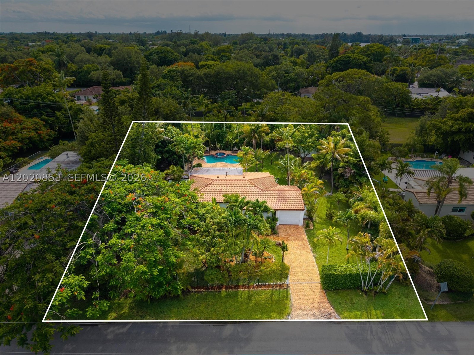 5644 SW 69th Ave, Miami FL 33143