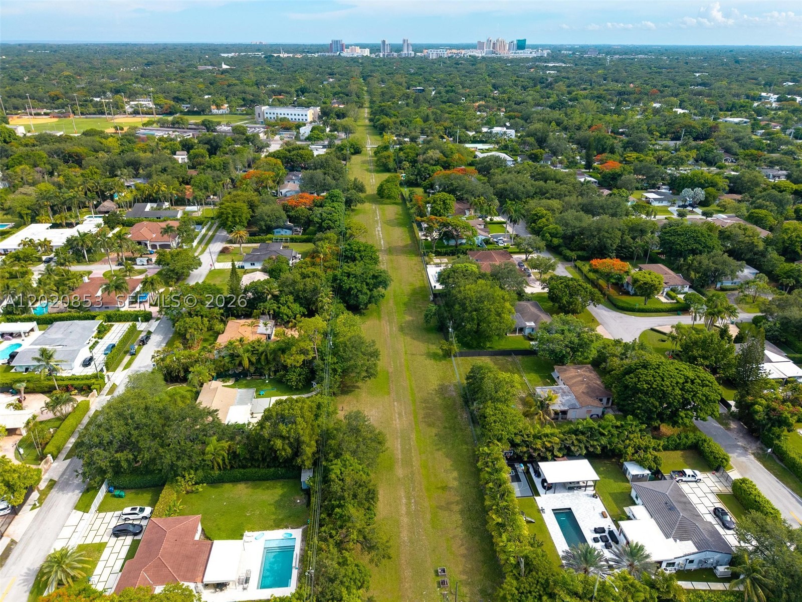 5644 SW 69th Ave, Miami FL 33143