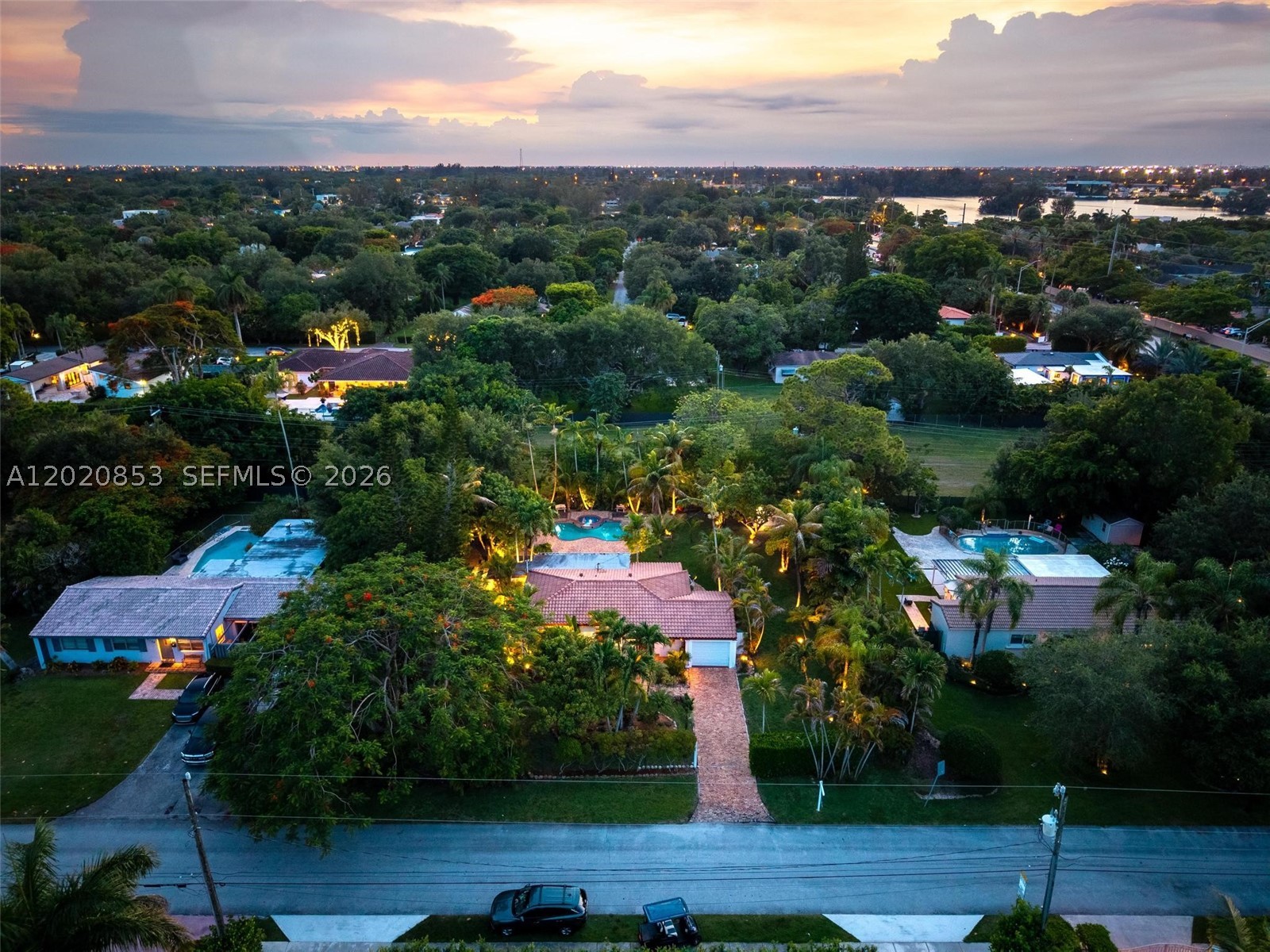 5644 SW 69th Ave, Miami FL 33143