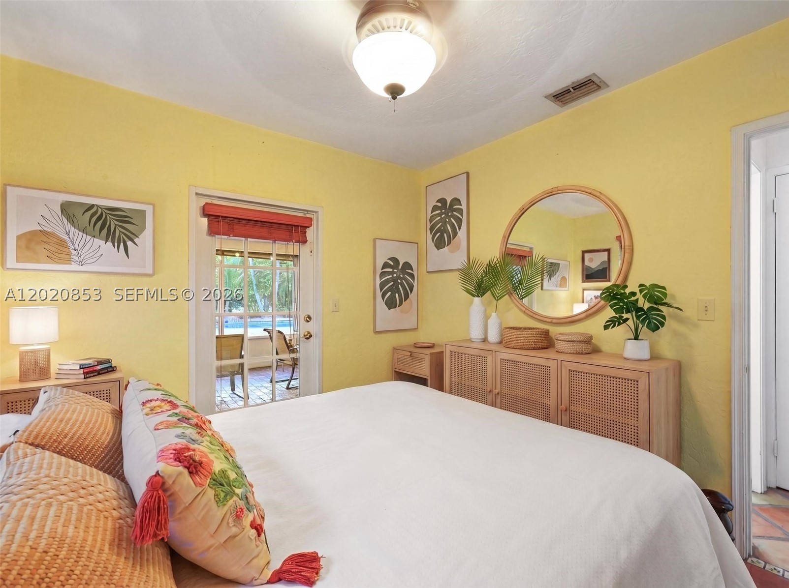 5644 SW 69th Ave, Miami FL 33143