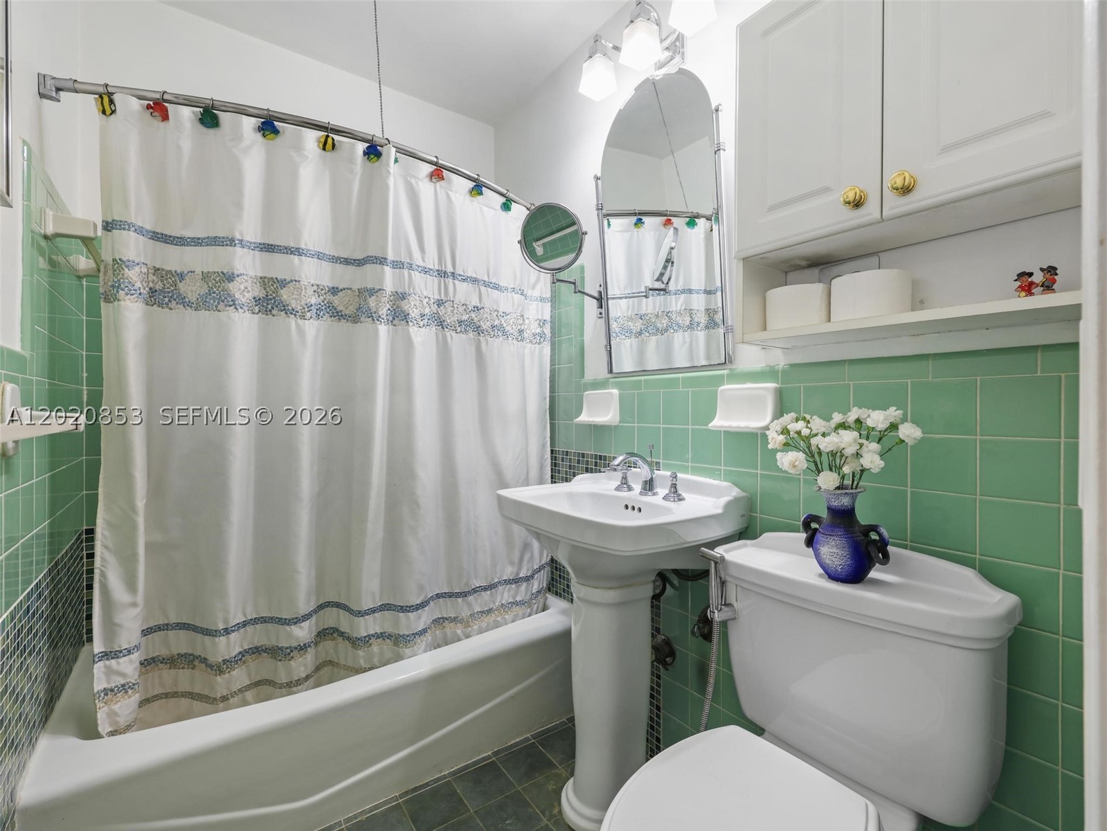 5644 SW 69th Ave, Miami FL 33143