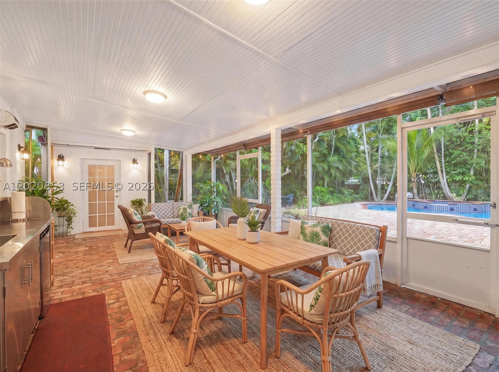 5644 SW 69th Ave, Miami FL 33143
