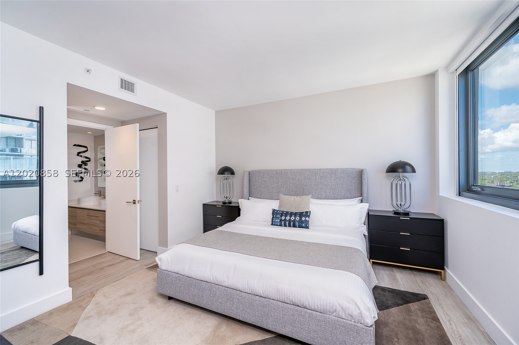 121 NE 34th St #1408, Miami FL 33137