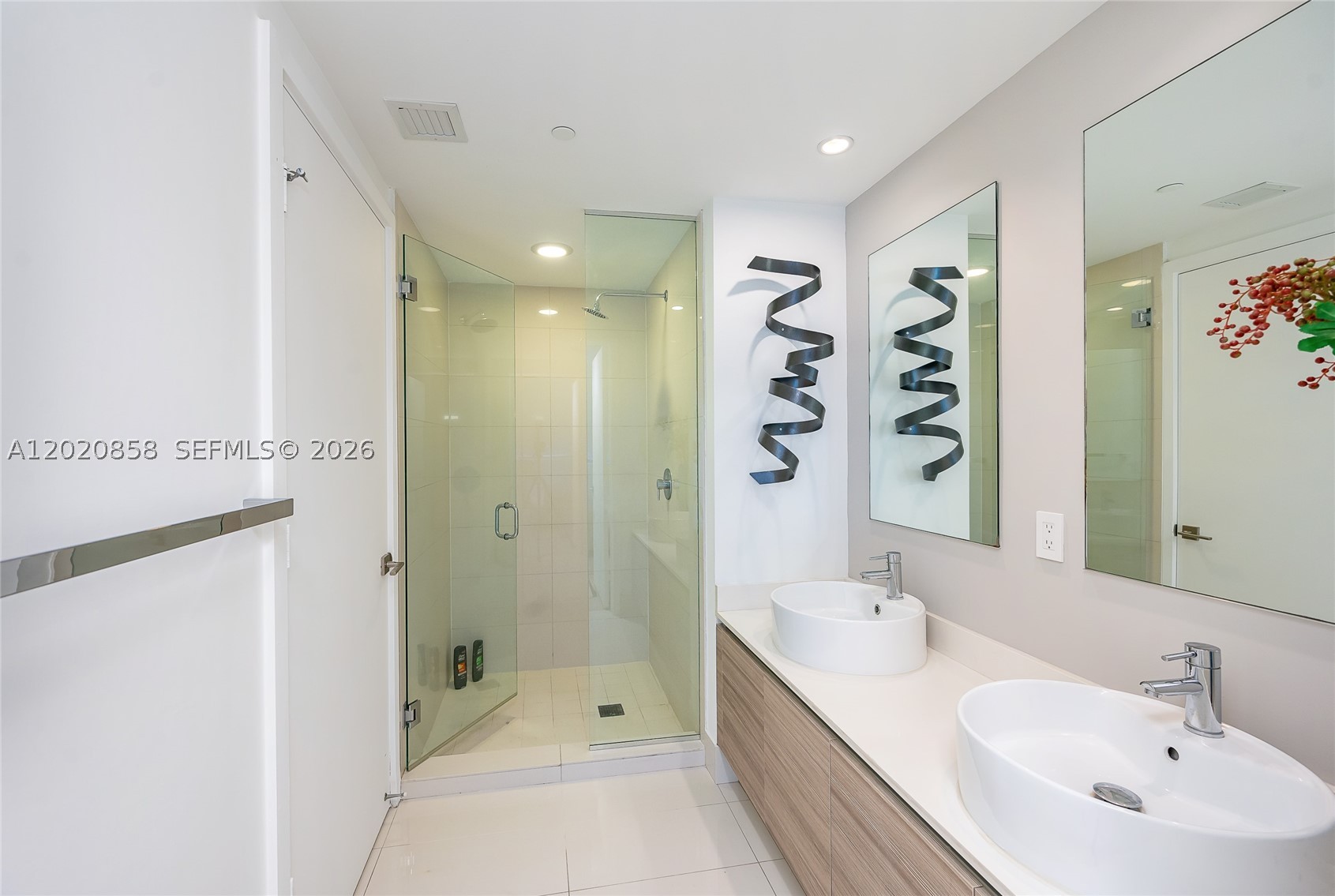 121 NE 34th St #1408, Miami FL 33137
