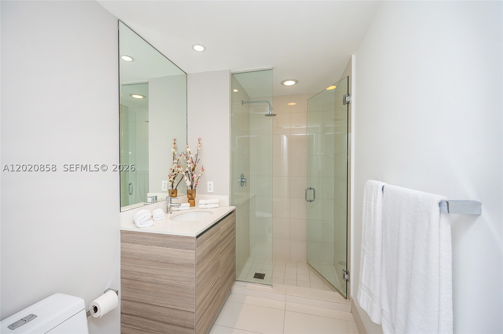 121 NE 34th St #1408, Miami FL 33137