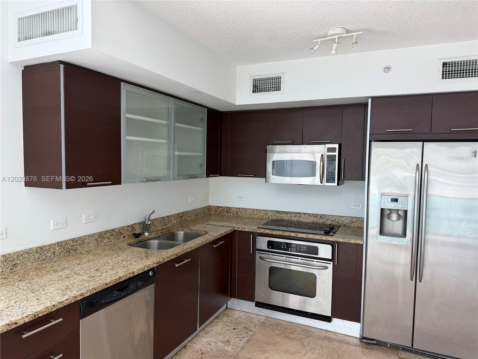 41 SE 5th St #716, Miami FL 33131