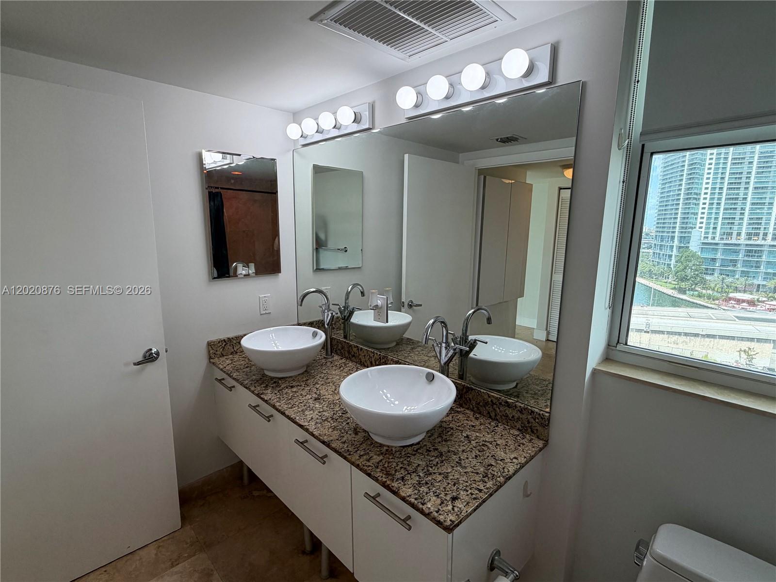 41 SE 5th St #716, Miami FL 33131