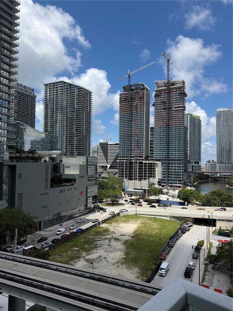 41 SE 5th St #716, Miami FL 33131