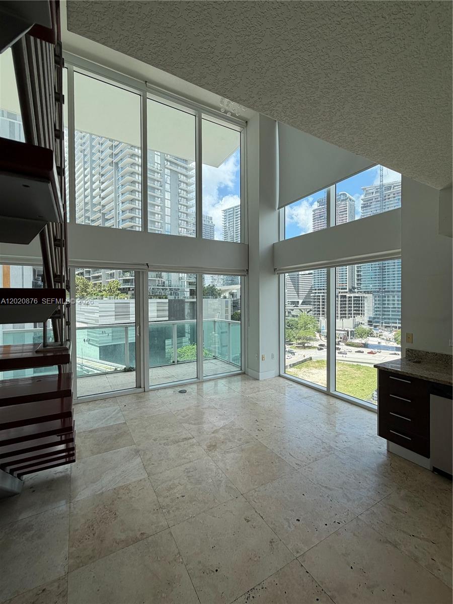 41 SE 5th St #716, Miami FL 33131