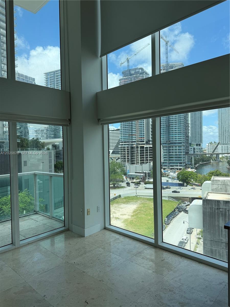 41 SE 5th St #716, Miami FL 33131